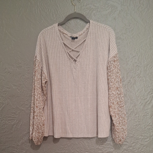 Daytrip Tops - Daytrip Women's Cream and Tan Striped Hoodie Size M